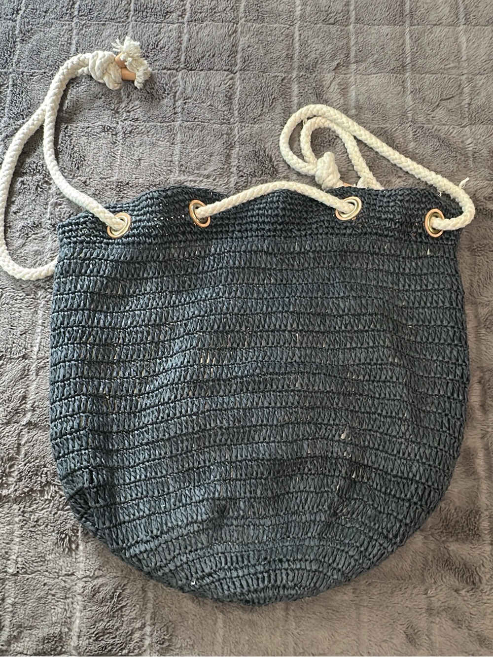 banana republic raffia drawstring beach bag  (bags 21)